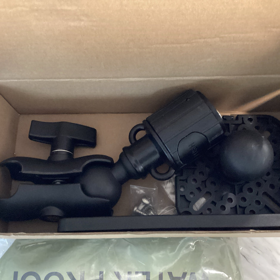 Kayak fish finder mount